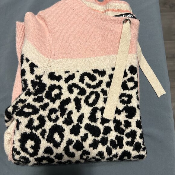 Contrast Soft Cream Pink Sweater - Picture 3 of 8